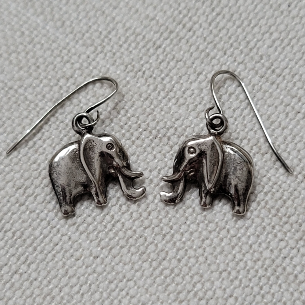 Vintage sterling silver elephant drop earrings